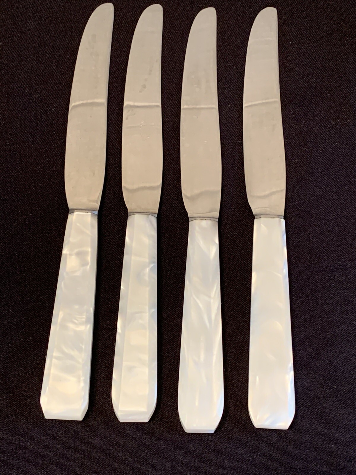 8 Vtg French PEARL Handle Dinner Knives 4 AS DE Trefle 4 ACIER Inoxydable Blades