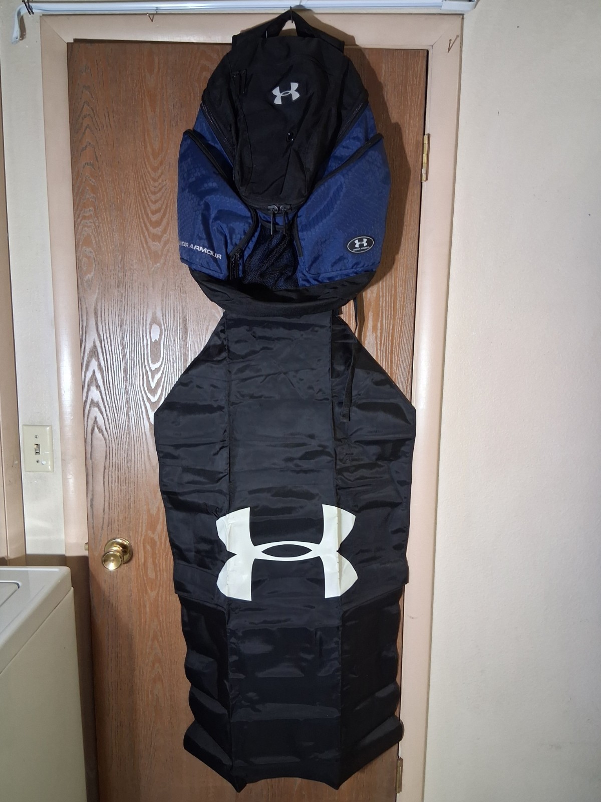 Under Armour Backpack Snowboarding Unique Hidden Flag/Seat Attached