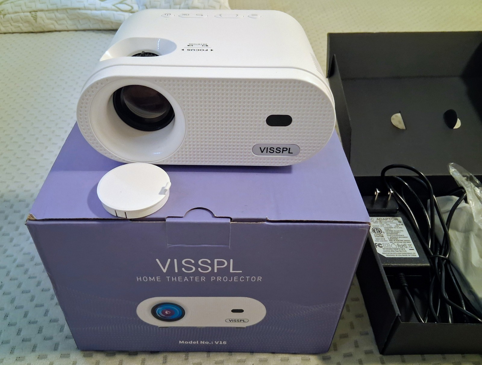 VISSPL Home Theater 1080 Projector Model V16 New Open Box Prjct Screen Included