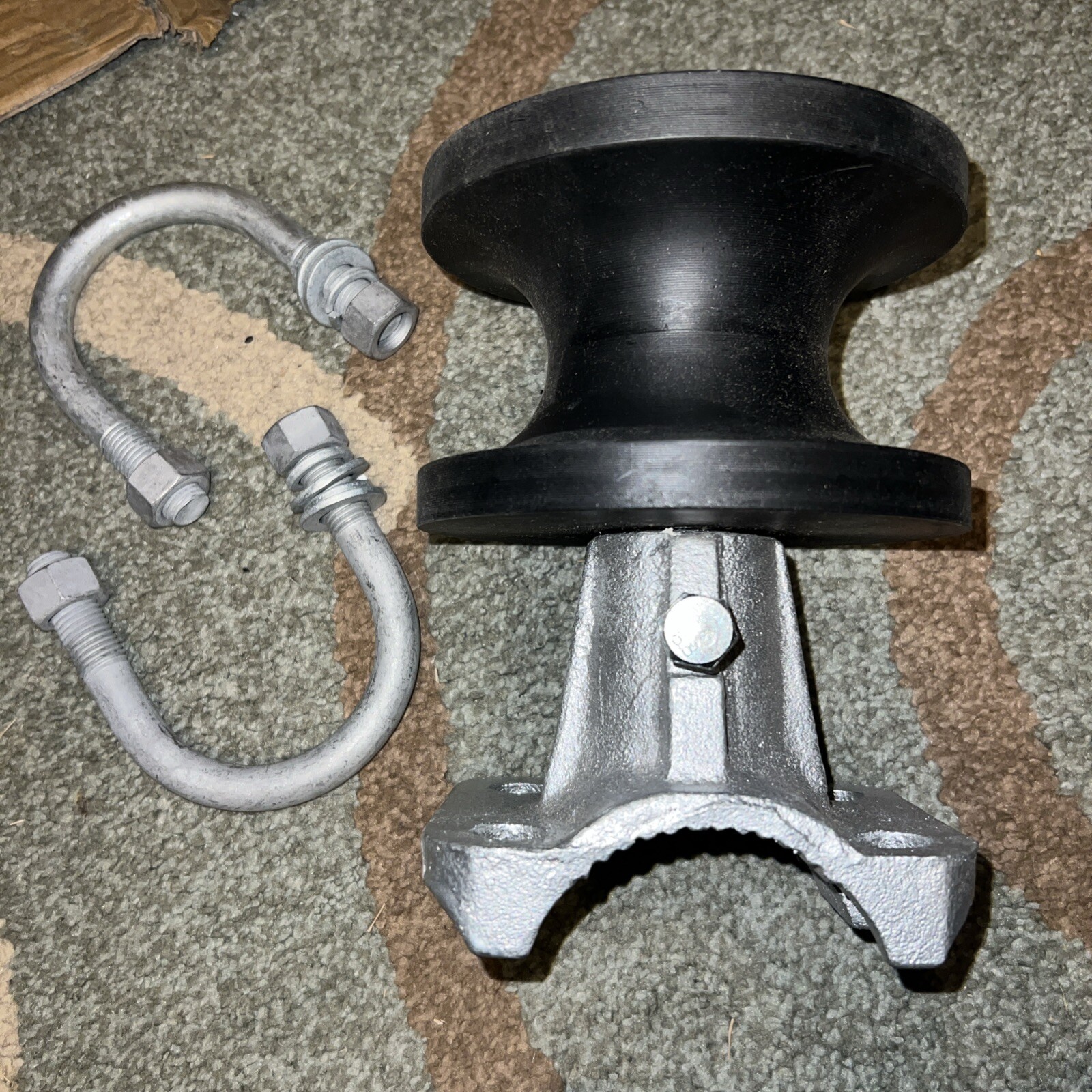 3" Round Post x 2 1/2" Round Gate Frame Nylon Cantilever Roller For Sliding Gate