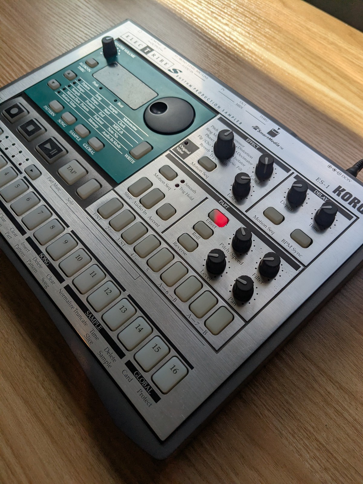 KORG ES-1 Electribe Rhythm Production Sampler with Sequencer & Effects
