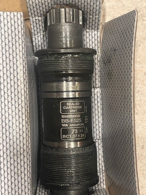 Shimano Octalink Bottom Bracket BB-ES25 73x121 English Threads