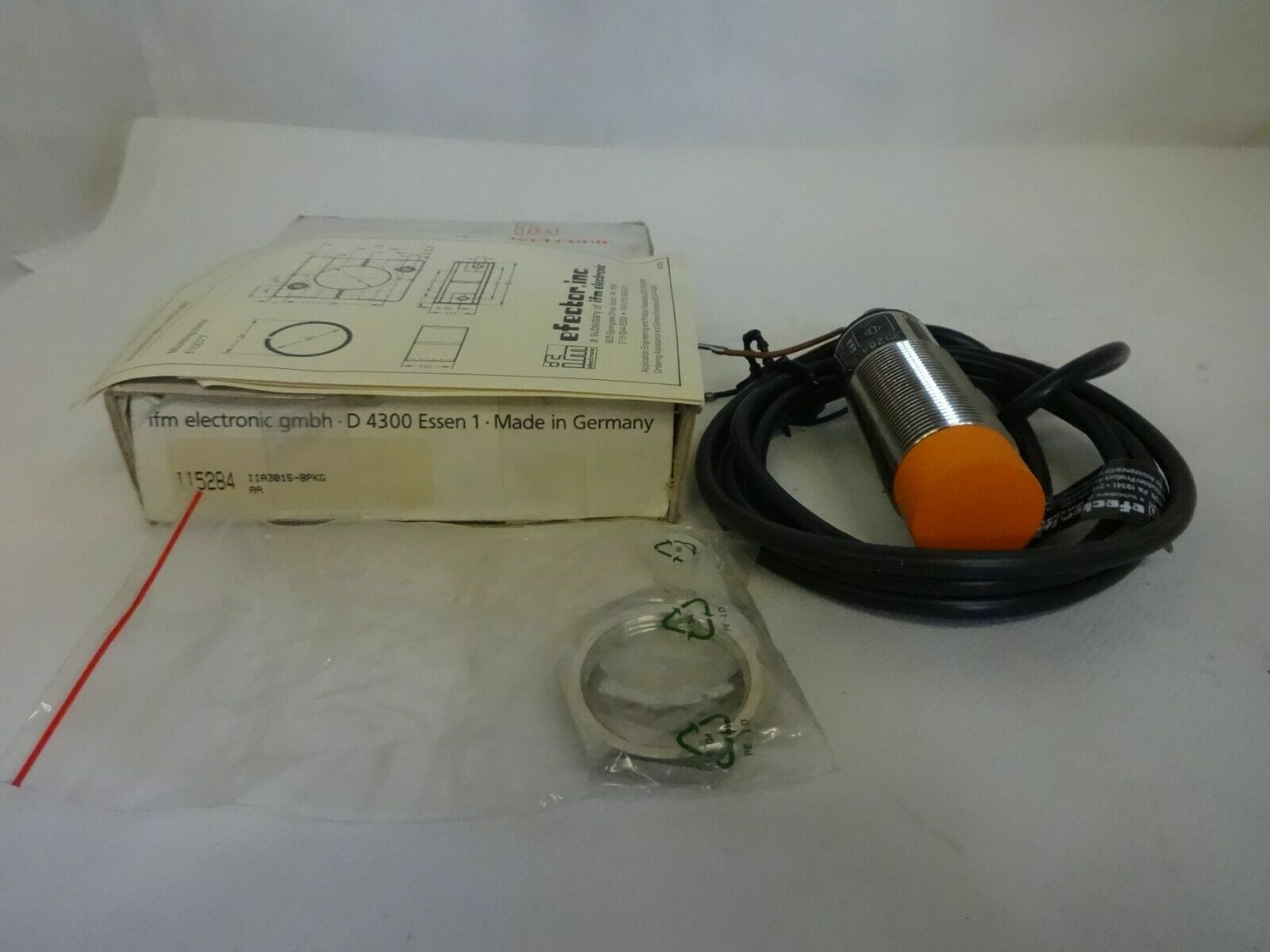 IFM II5284 Proximity Switch 10...36 DC New