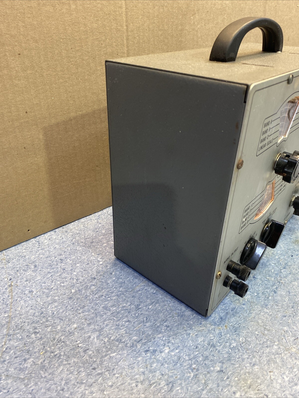 Vintage EICO Model 324 Signal Generator Ham Radio Powers On