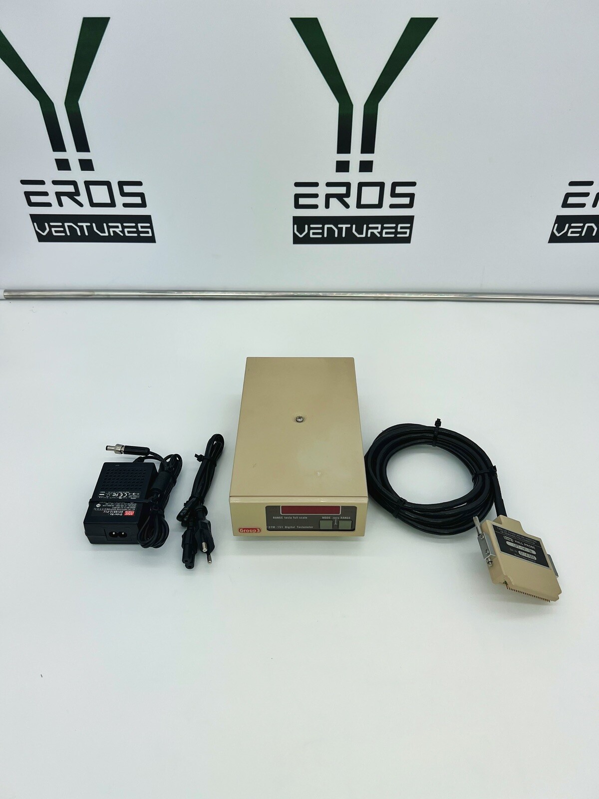 Group3 DTM-151-DG Digital Teslameter, Hall Probe LPT-141-3S
