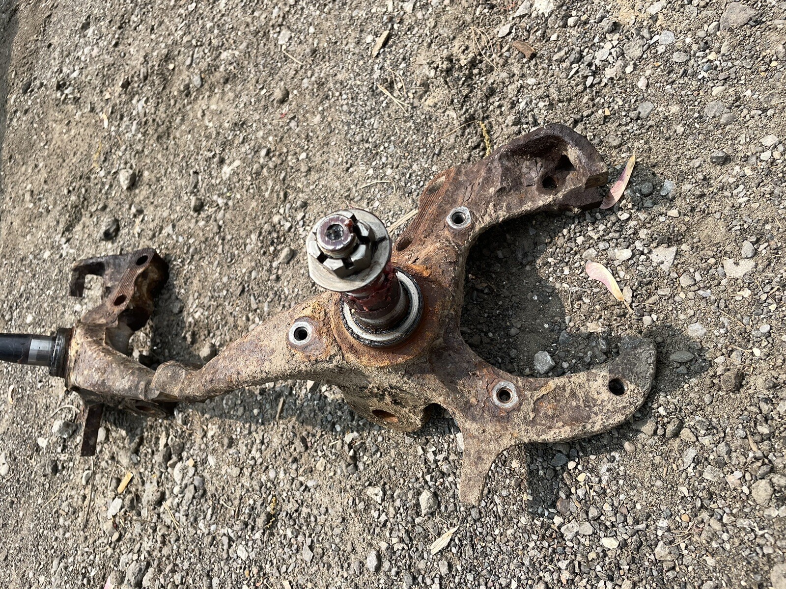 82-92 Camaro Firebird Trans Am FRONT SPINDLES KNUCKLE DRIVER AND PASSENGER Oem