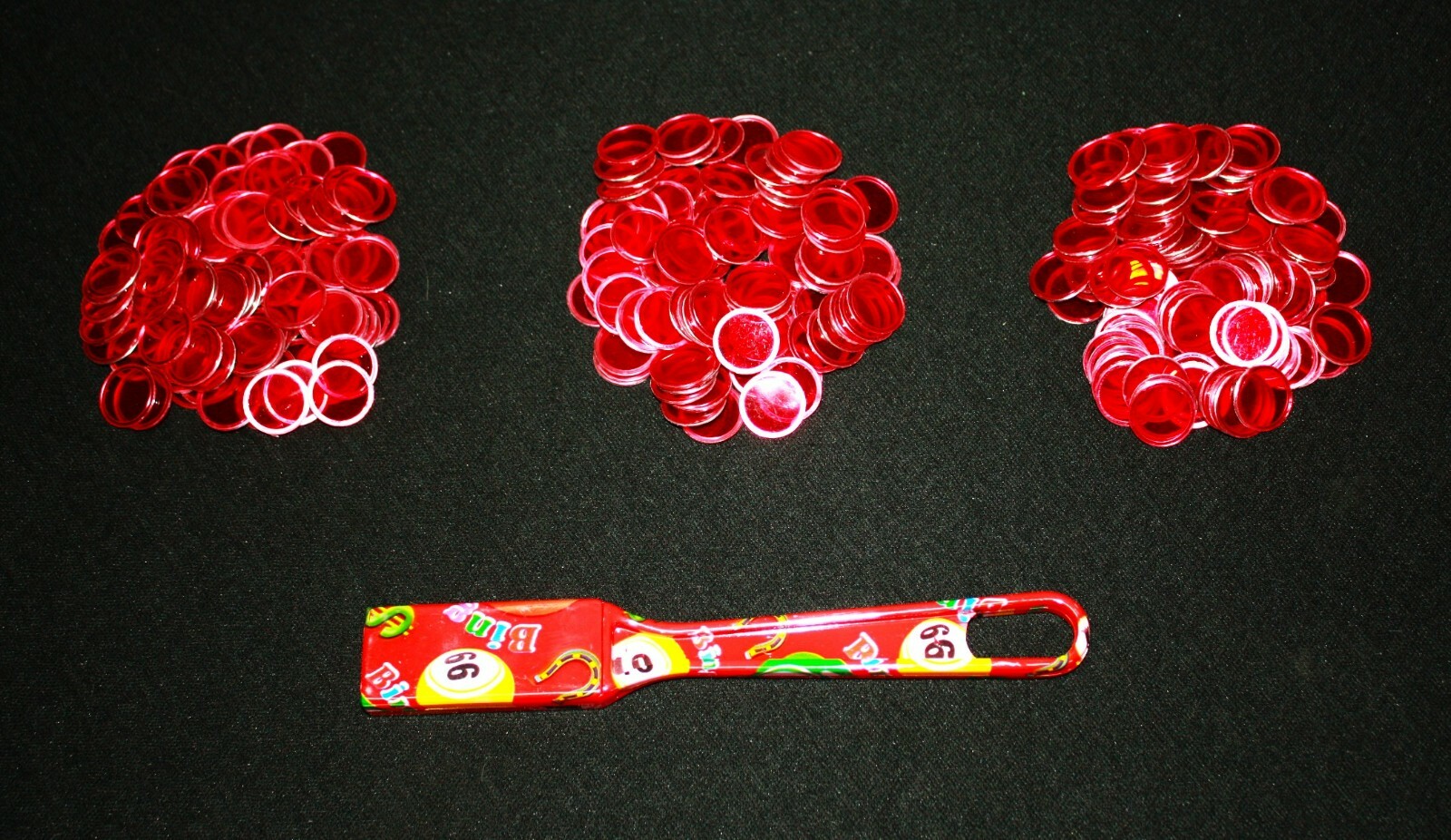 Magnetic Designer Red Bingo Wand and 300 Chips Markers – Use on paper sheets