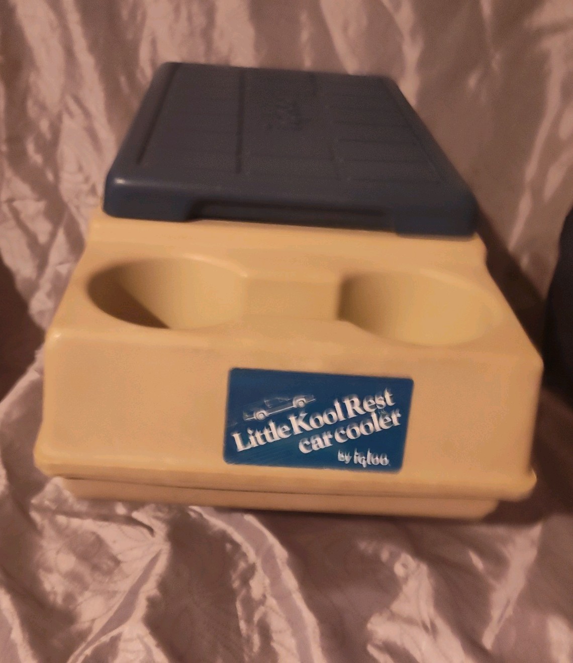 Igloo Little Kool Rest Car Cooler Ice Console Cup Holder