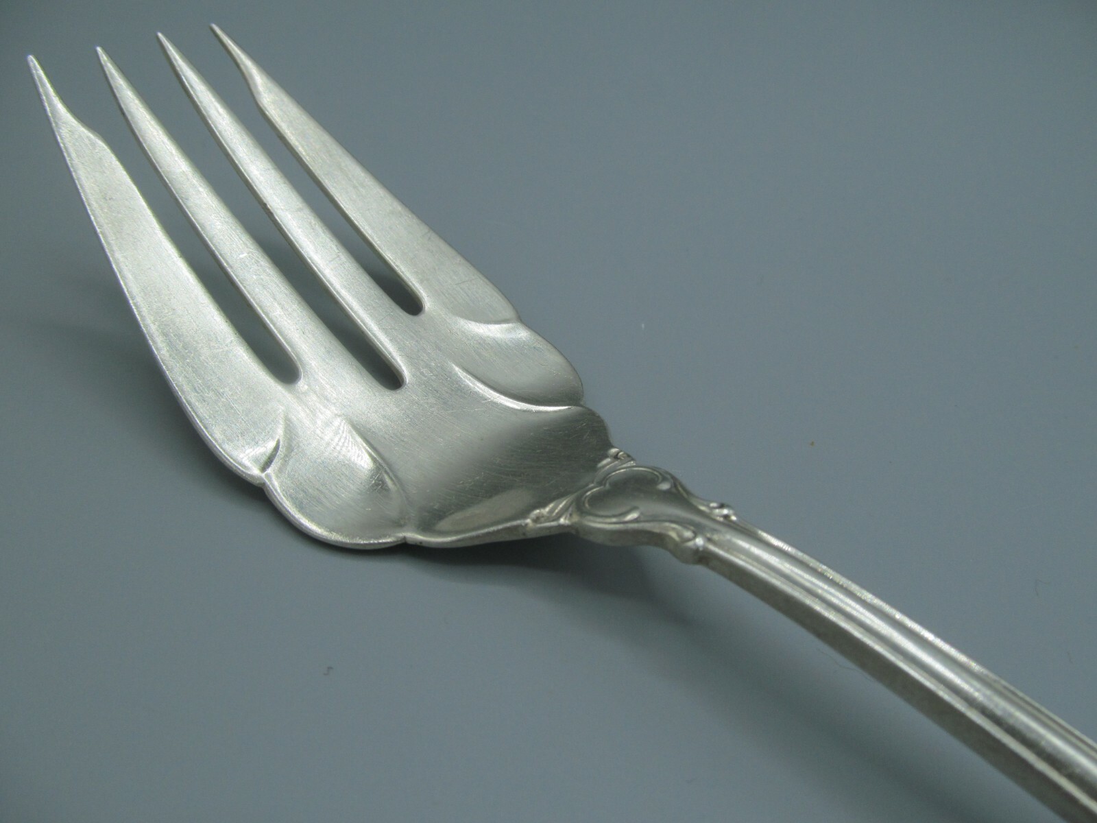 Holmes & Edwards IS SILVER FASHION Deep Silver Plate Silverware Flatware