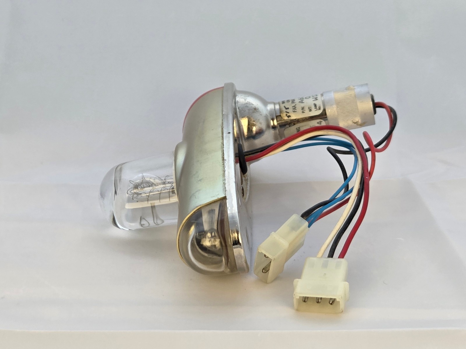 Whelen Red White Position Strobe Light Assembly – A600-PR-14V