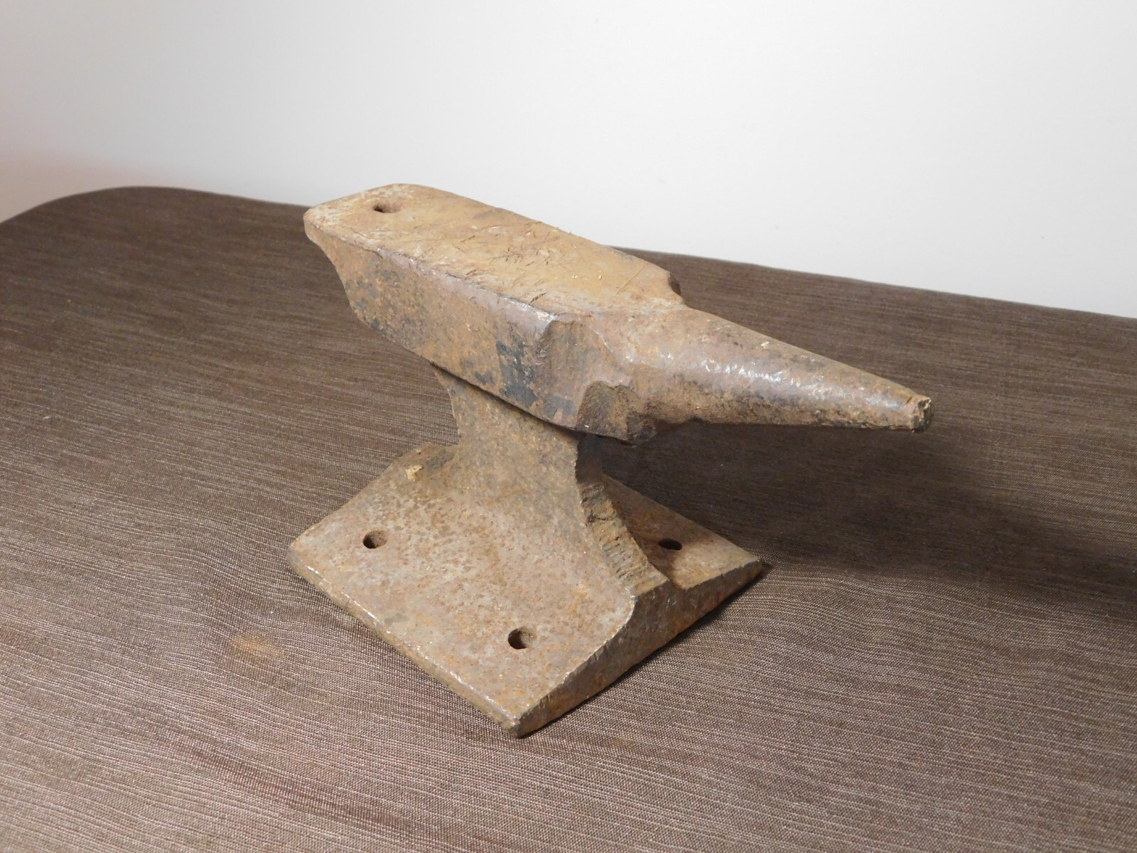 VINTAGE OLD BLACKSMITHING TOOL 7" LONG (TOP PART) IRON ANVIL