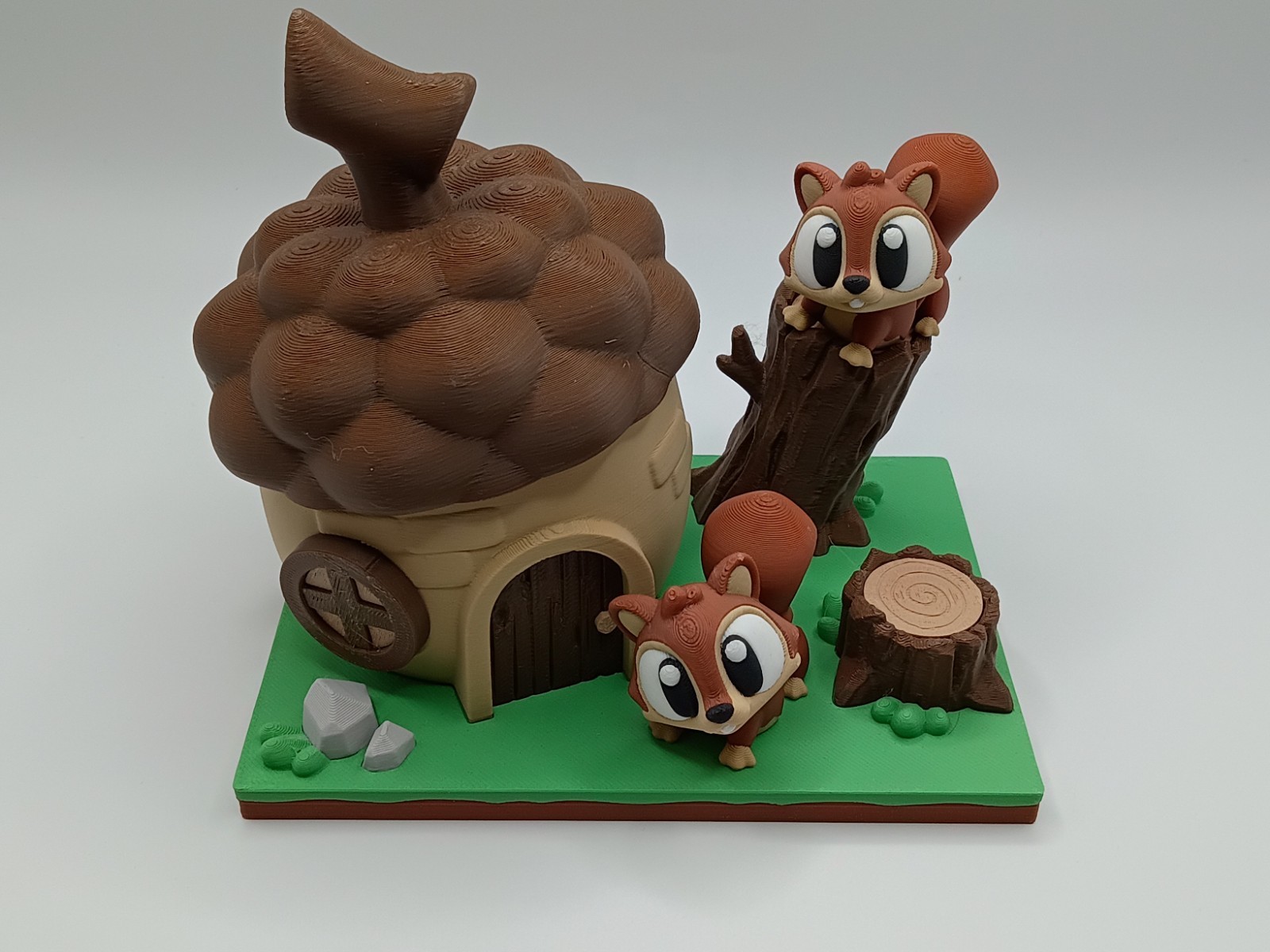 Jiggle Pet Playset - Squirrel Acorn Hut