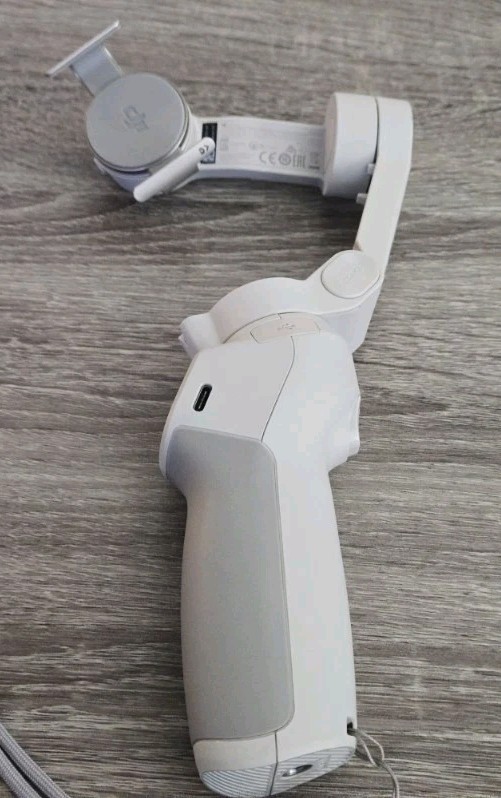 DJI OM4 Osmo Mobile 4 - Gimbal Stabilizer used.