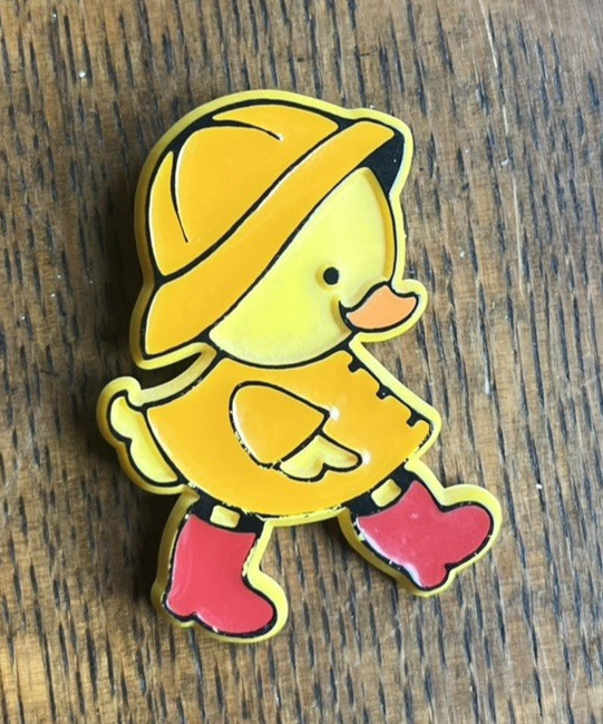 1982 HALLMARK PLASTIC PIN - DUCK IN RAIN COAT/BOOTS