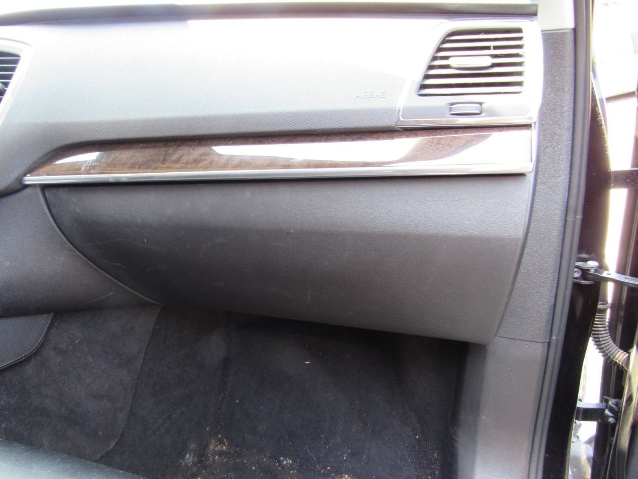 XC90      2018 Glove Box 1066728