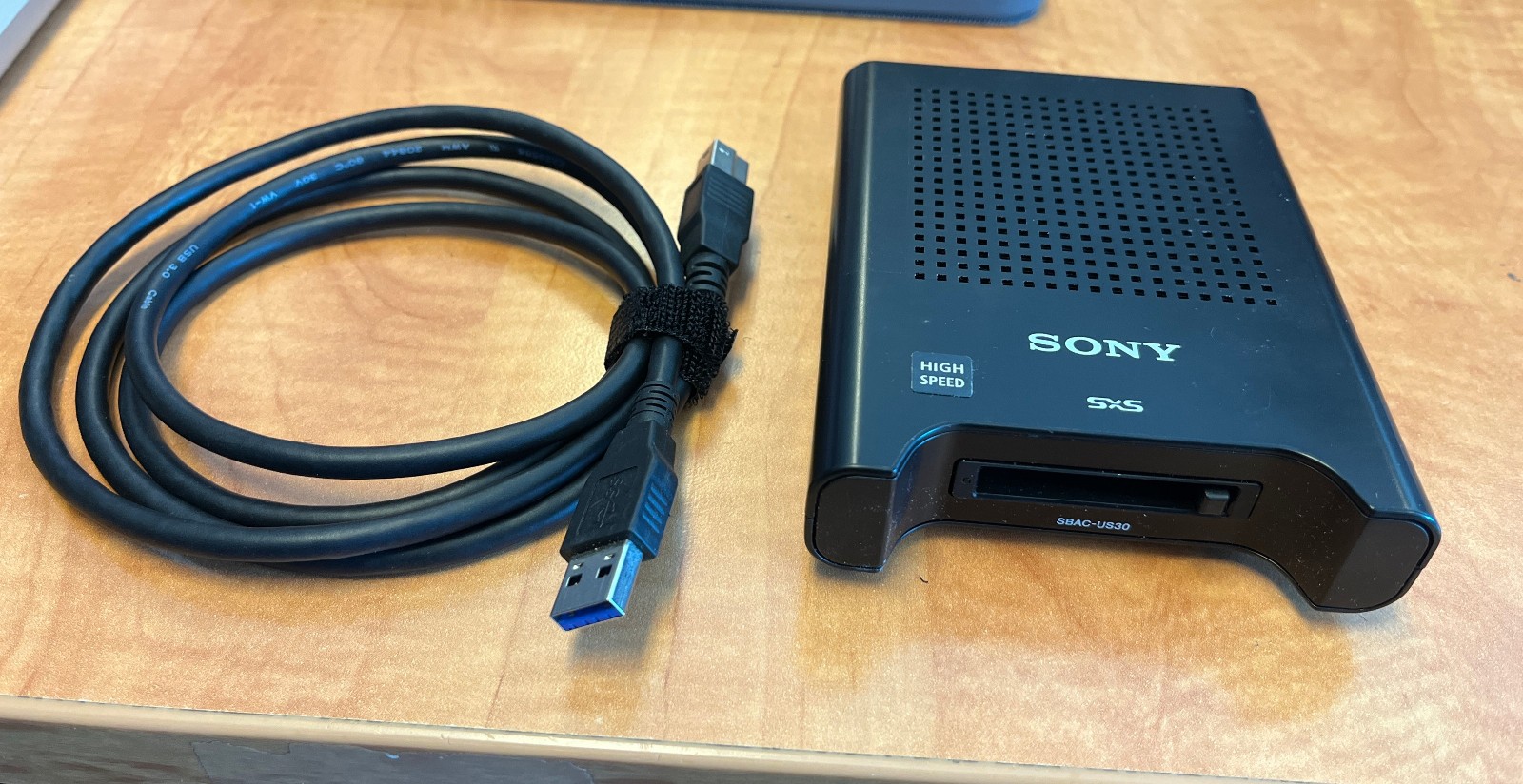 Sony SBAC-US30 SxS Memory Card USB Reader/Writer Card Reader USB Connectivity