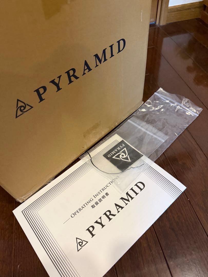 ZICCA AX Char Pyramid Amp Head White