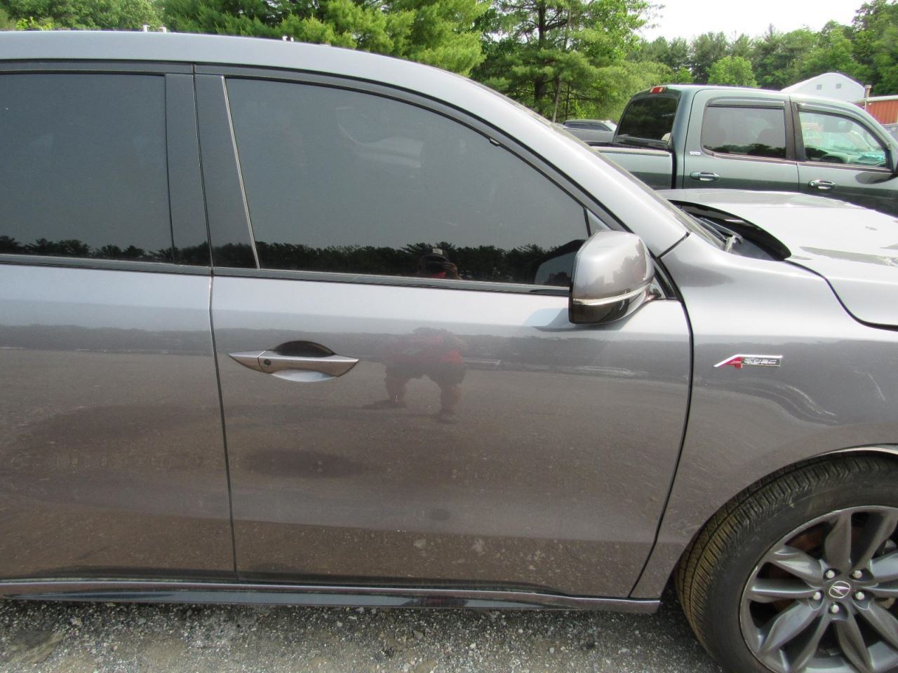 MDX 2019 Glove Box 1050233