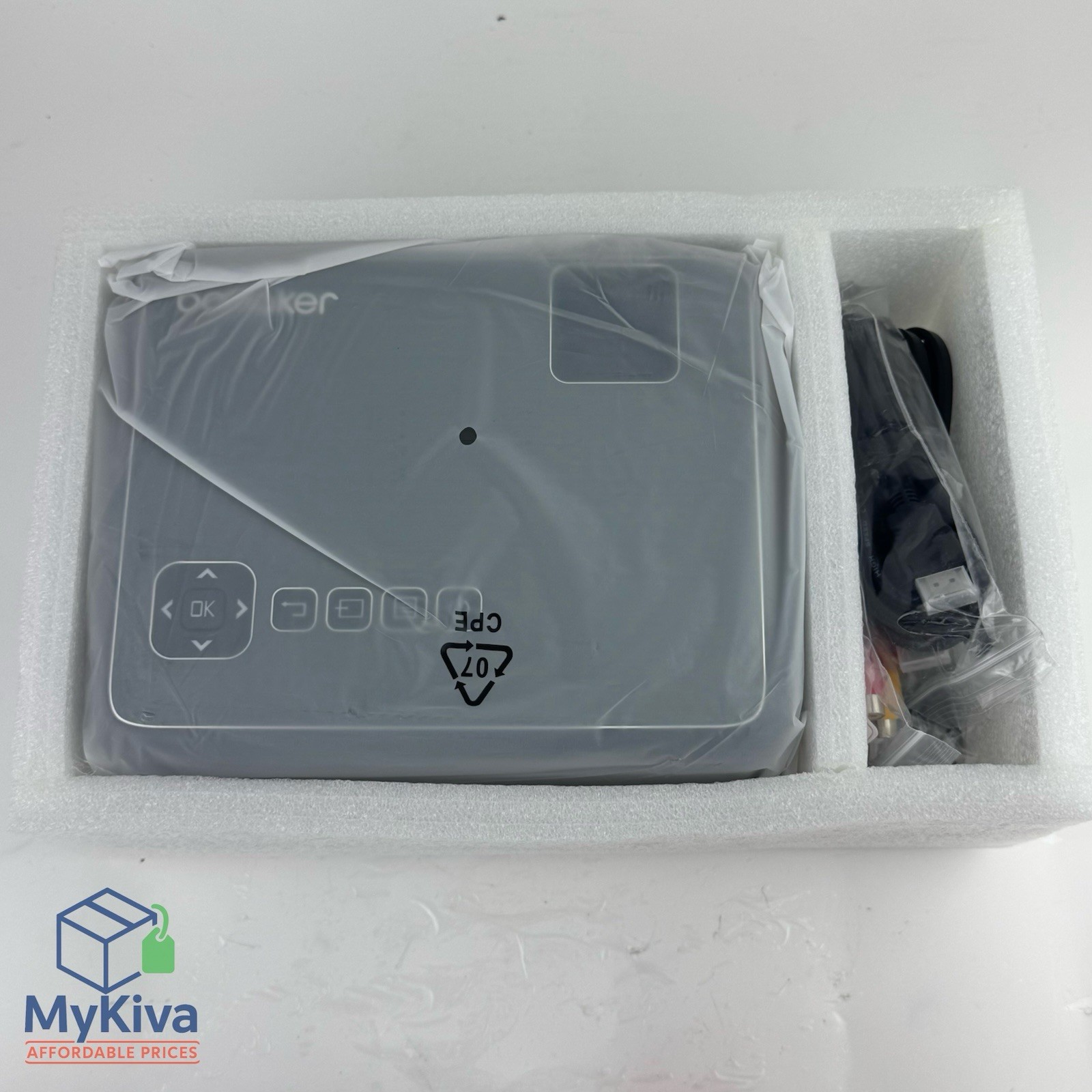 Bomaker home theater projector native 720P wireless LED open box new