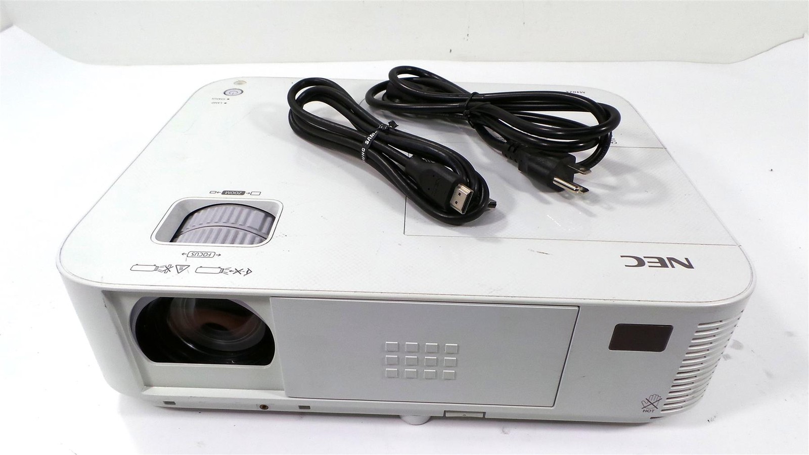 NEC NP-M402X Home Cinema projector - Dual HDMI - Lamp Timer : 740 Hours