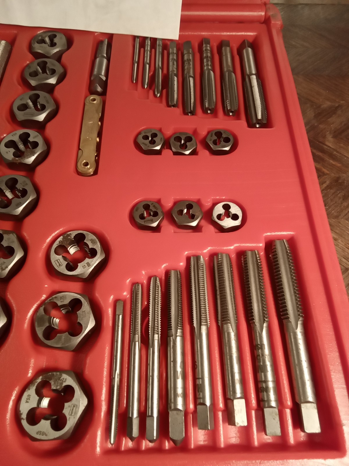 Irwin Hanson 26376 76 Pc. Machine Screw And Sae/Metric Tap And Hex Die Set