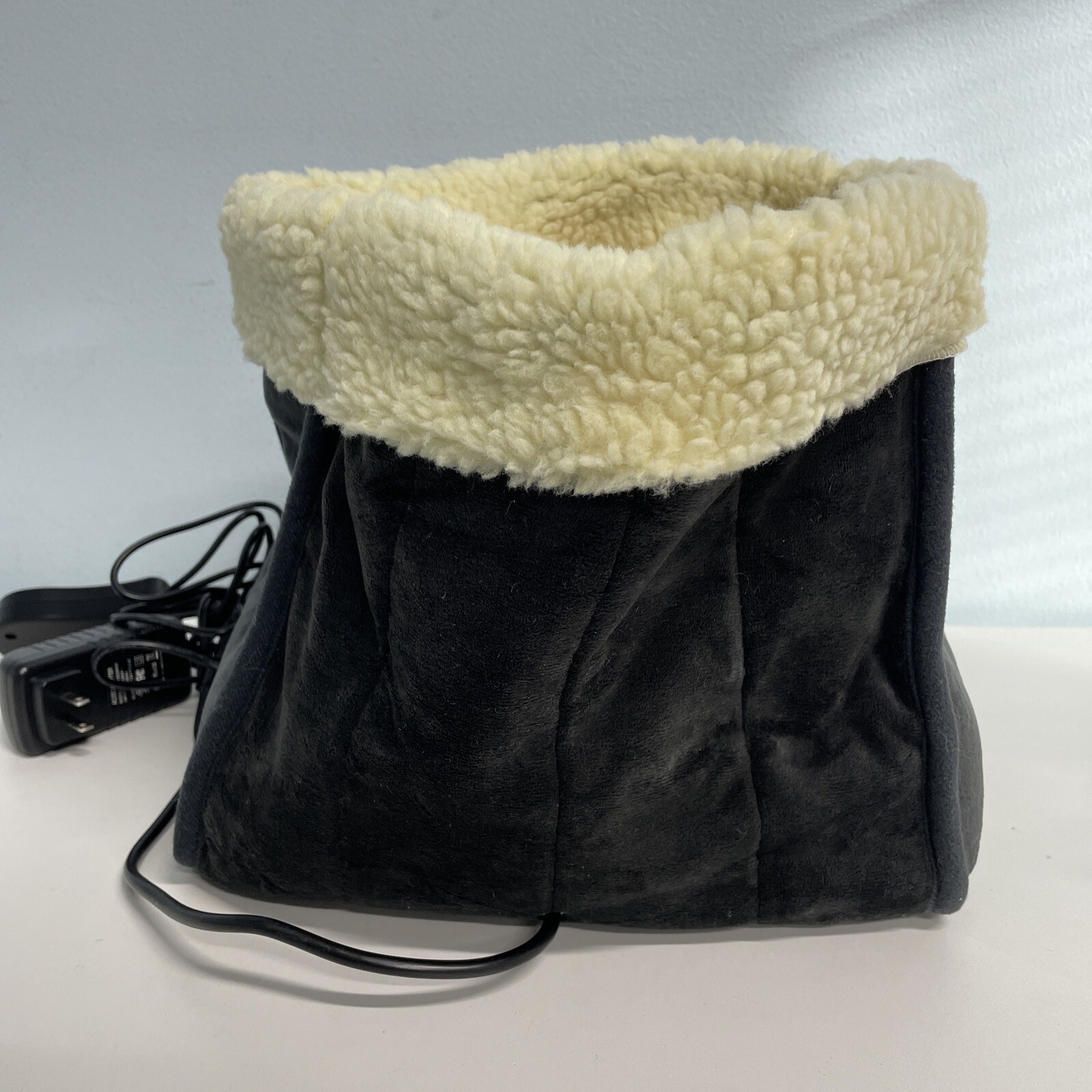 Sherpa lined Foot warmer and massager electric Grey (Preowned)