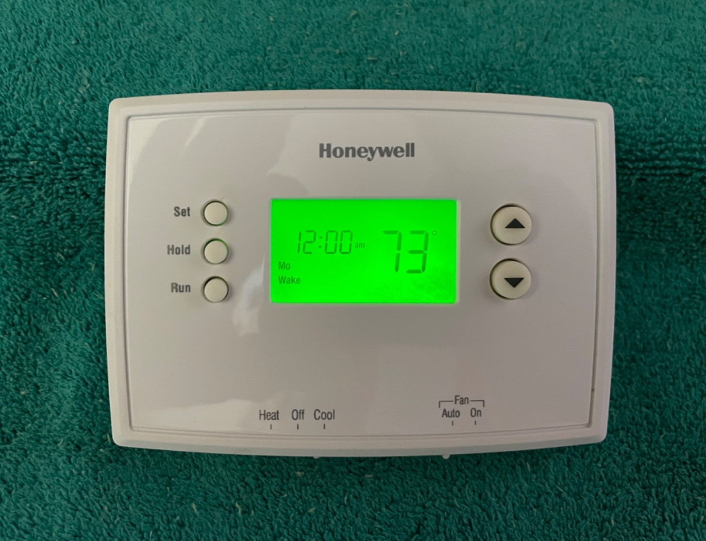 Honeywell RTH2410B1019 5-1-1 day Programable Thermostat RTH2410B