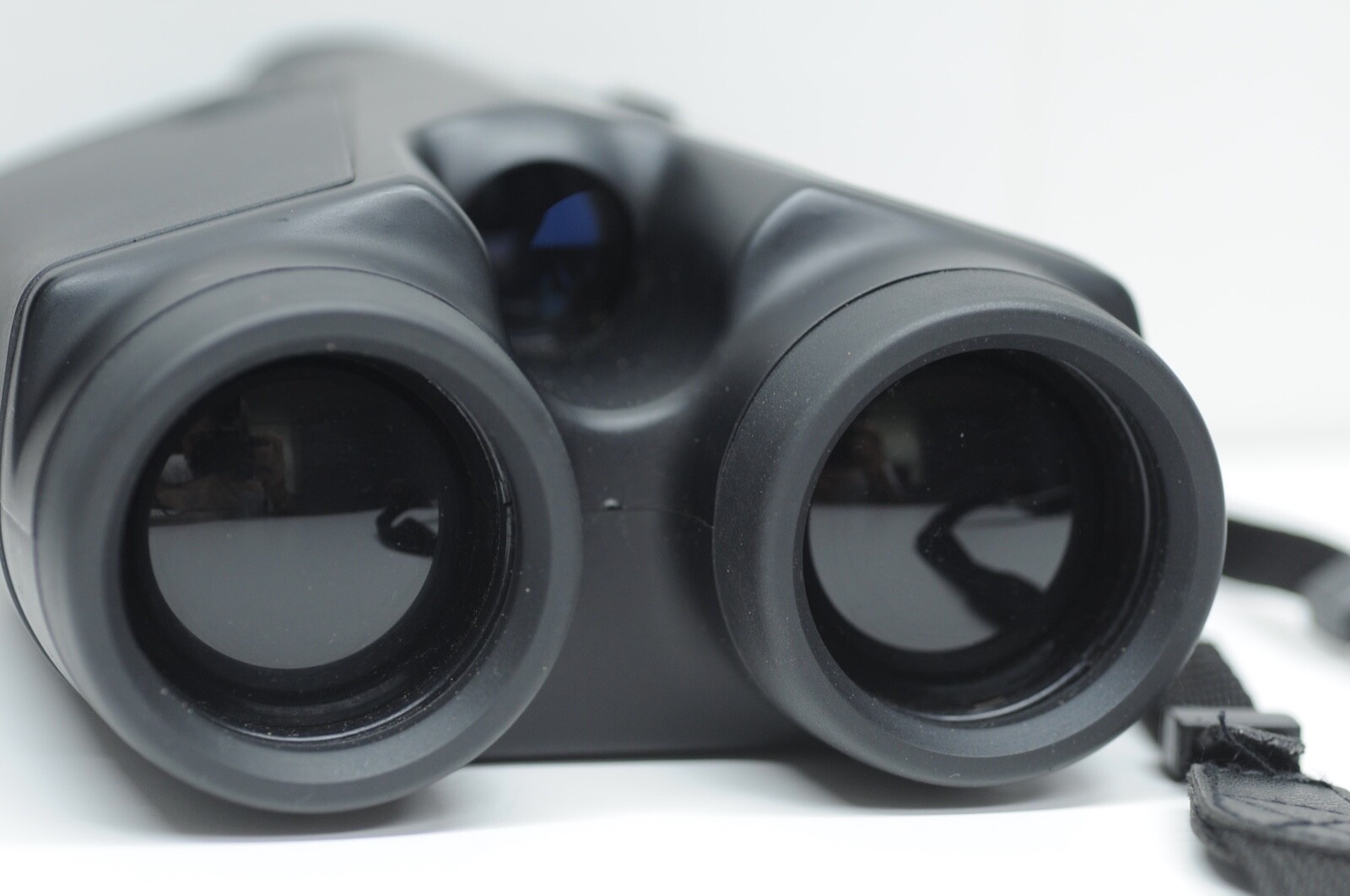 Yardage Pro 400 Rangefinder Laser Ranging System With Strap and Case