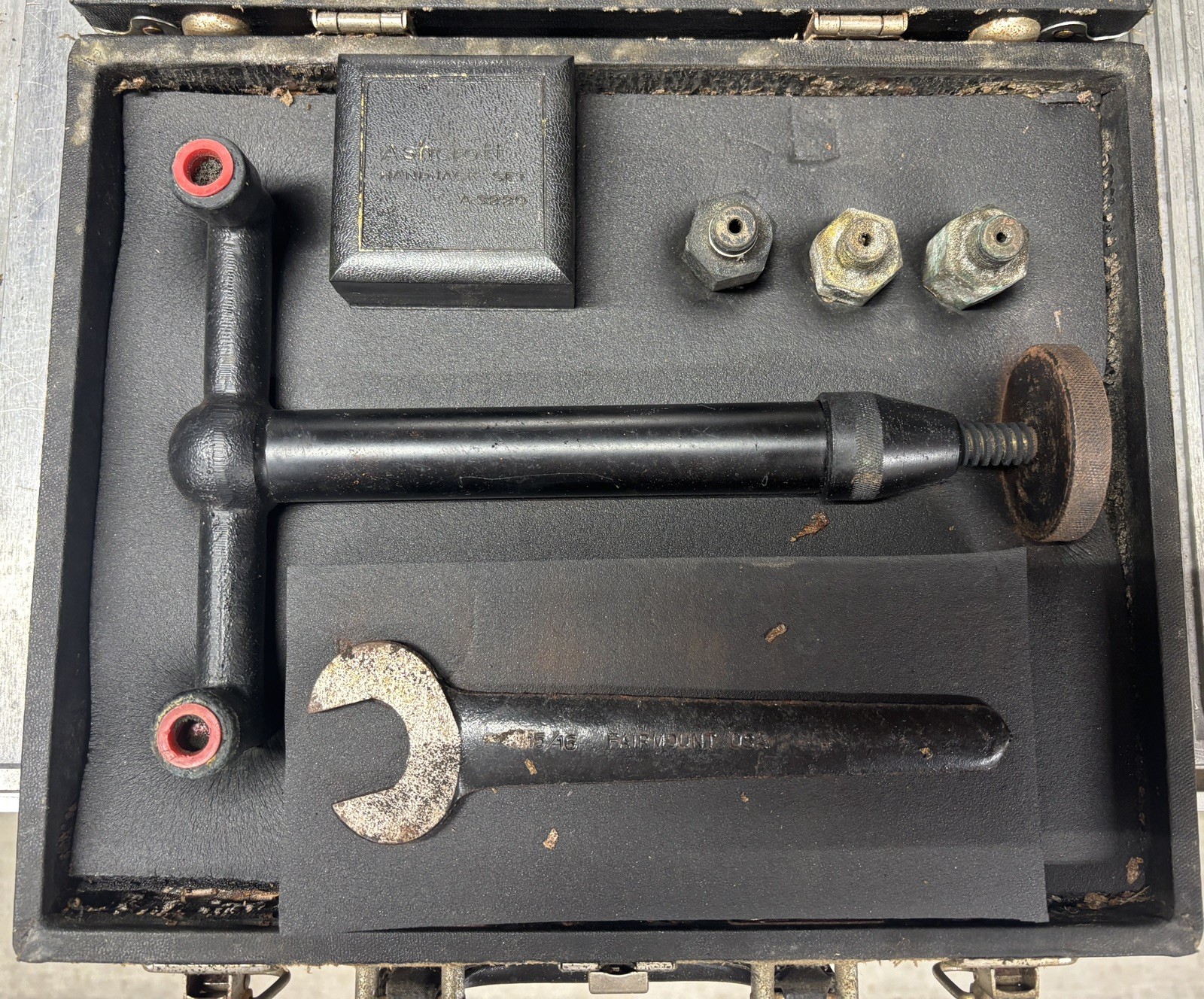 Rare Vintage Pressure Gauge Calibrator Kit
