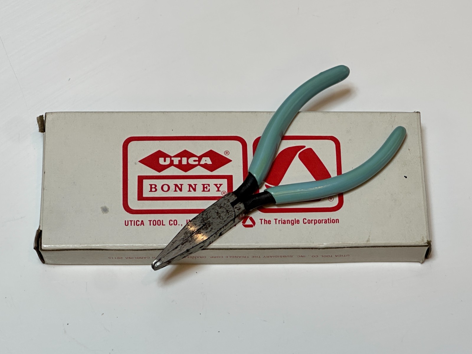 NOS Bonney Tools USA 20-4-1/2GC Flat Nose Pliers - Baby Blue Grip - Original Box