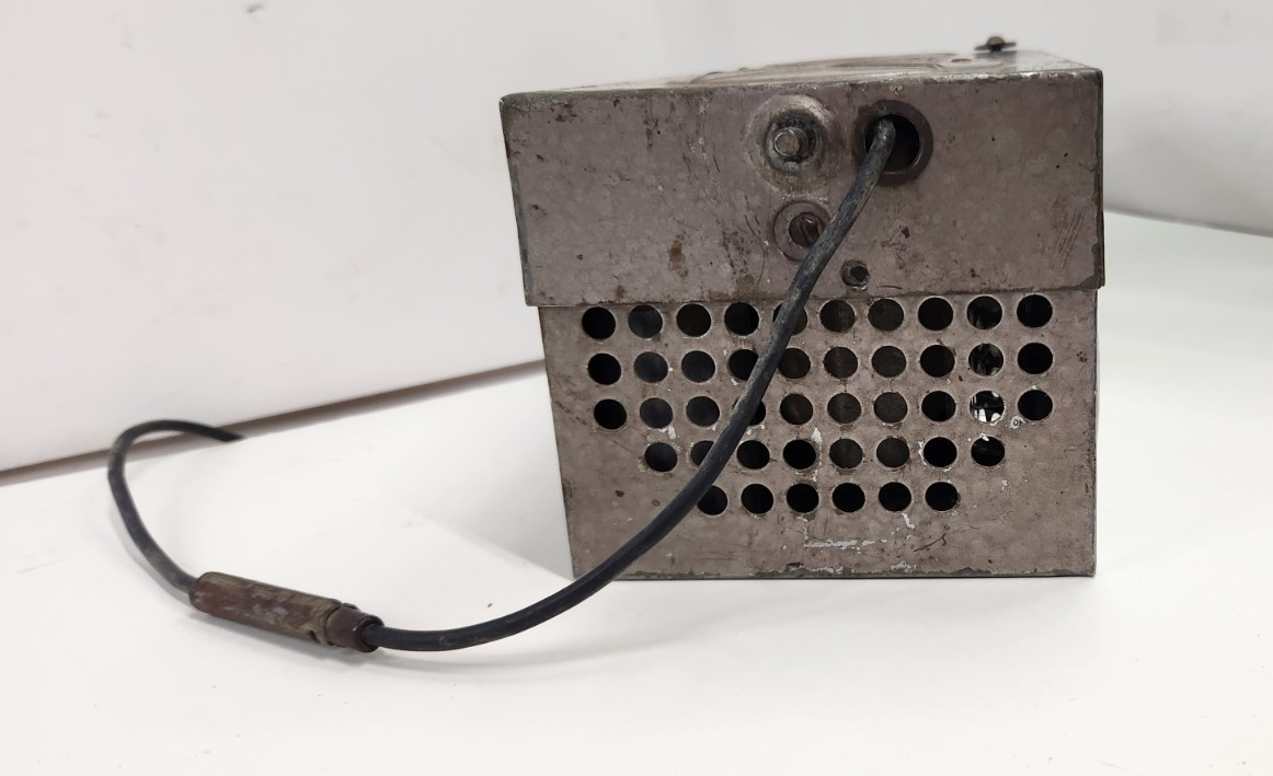 1947 47 Philco Model UN6-100 Under Dash Tube Car Radio~Tested & Powers Up!