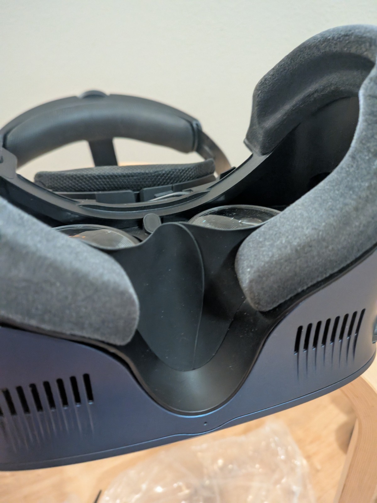 HTC Vive Cosmos PC VR, Virtual reality Headset Only