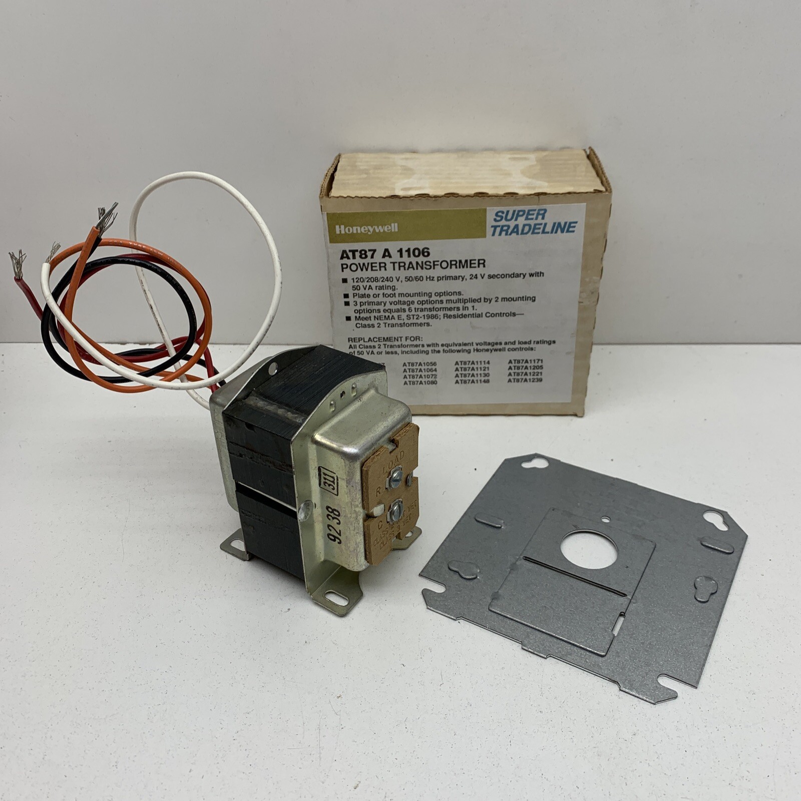 Honeywell AT87 A 1106 Power Transformer PRI: 120/208/240V 50/60HZ SEC: 24V 50VA