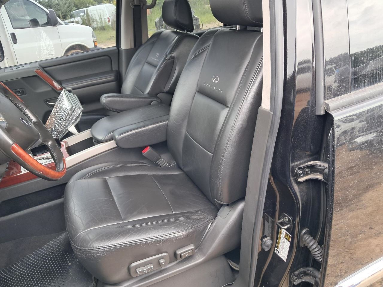QX56 2007 Glove Box 4741526