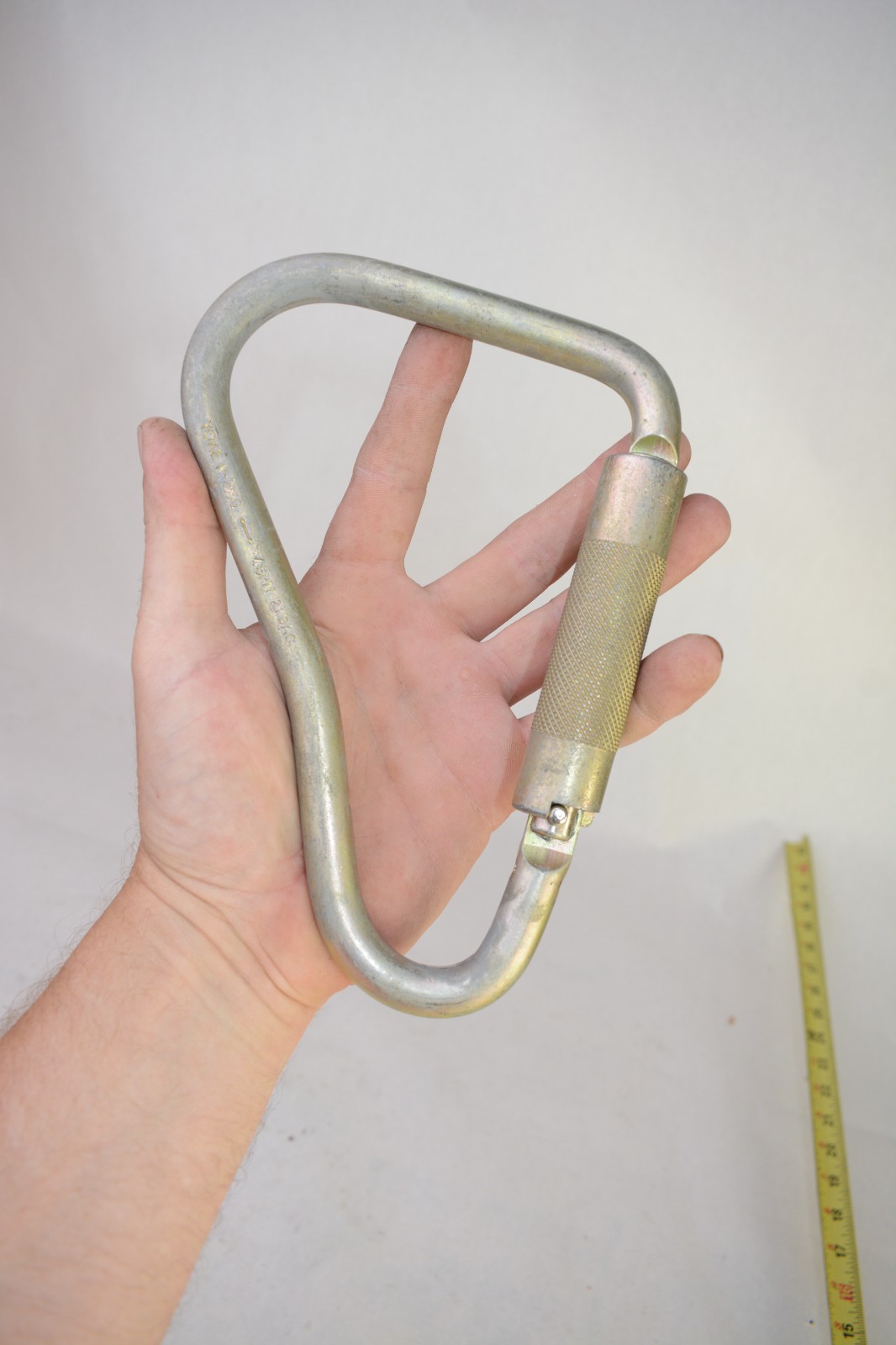 YOKE Steel Scaffold Hook N-265G Steel Carabiner – 3,600 lb self locking