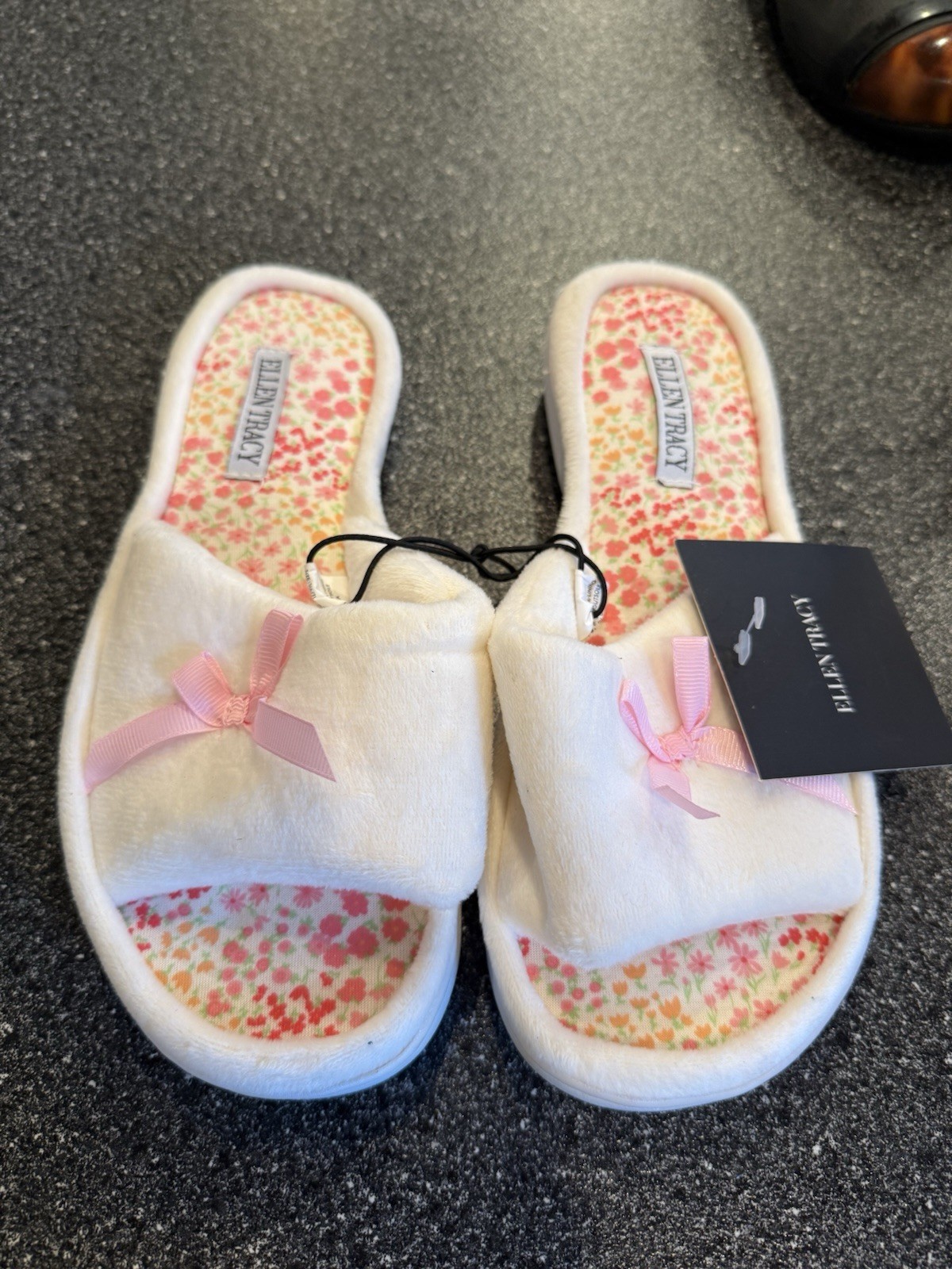 Womens Ellen Tracy Ivory Floral Print Slide Slippers Size Small (6/7)