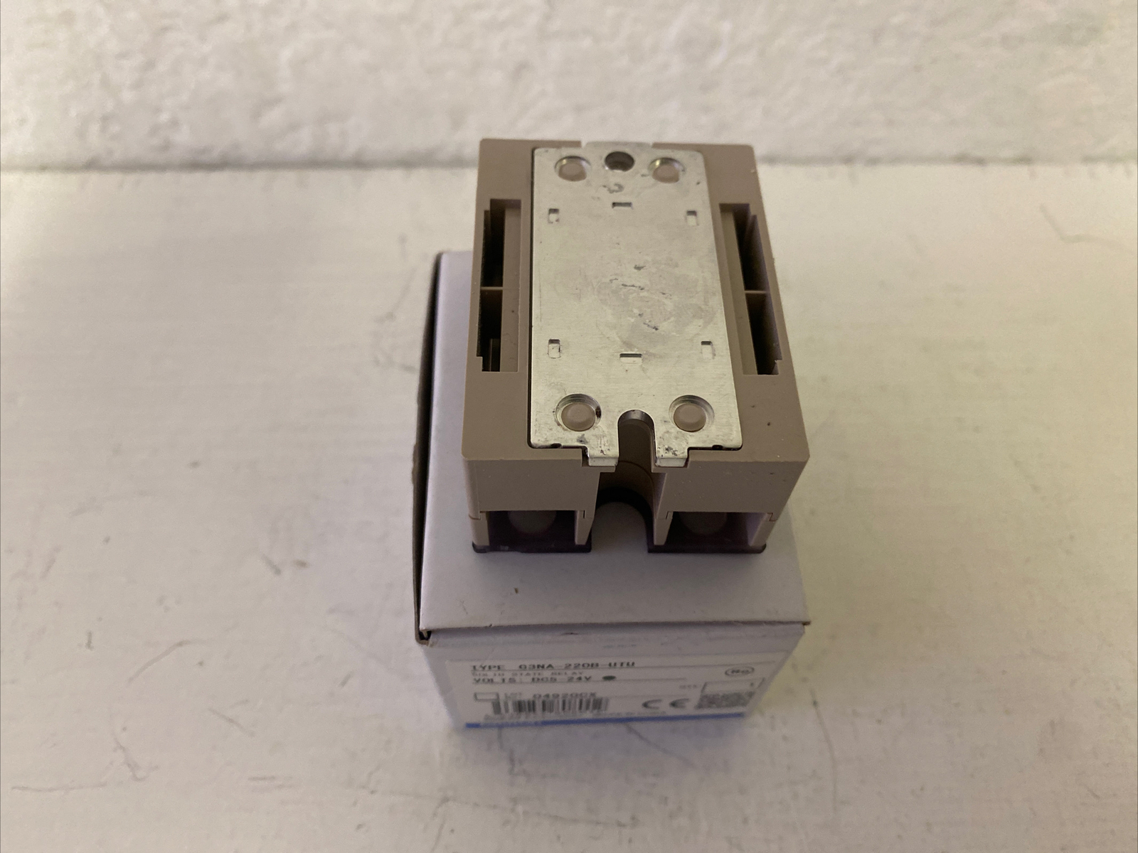 Omron G3NA-220B-UTU Solid State Relay DC5-24V
