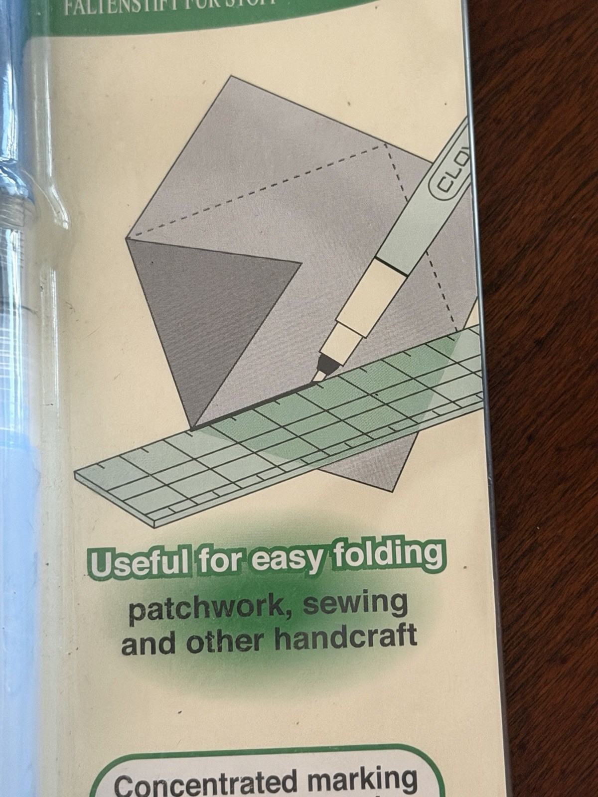 Clover Fabric Folding Pen Concentrated Marking Solution Included