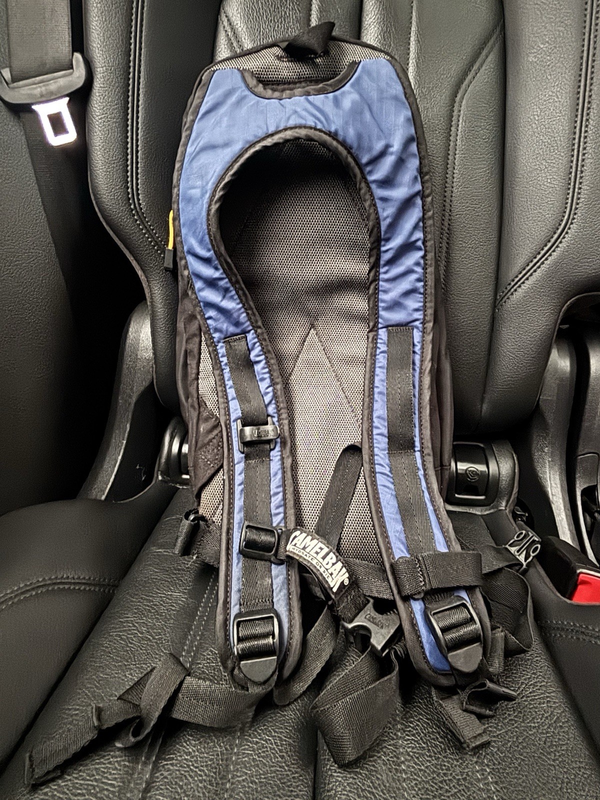 Camelback Blowfish Hydration Backpack Dark Blue / Yellow / Black