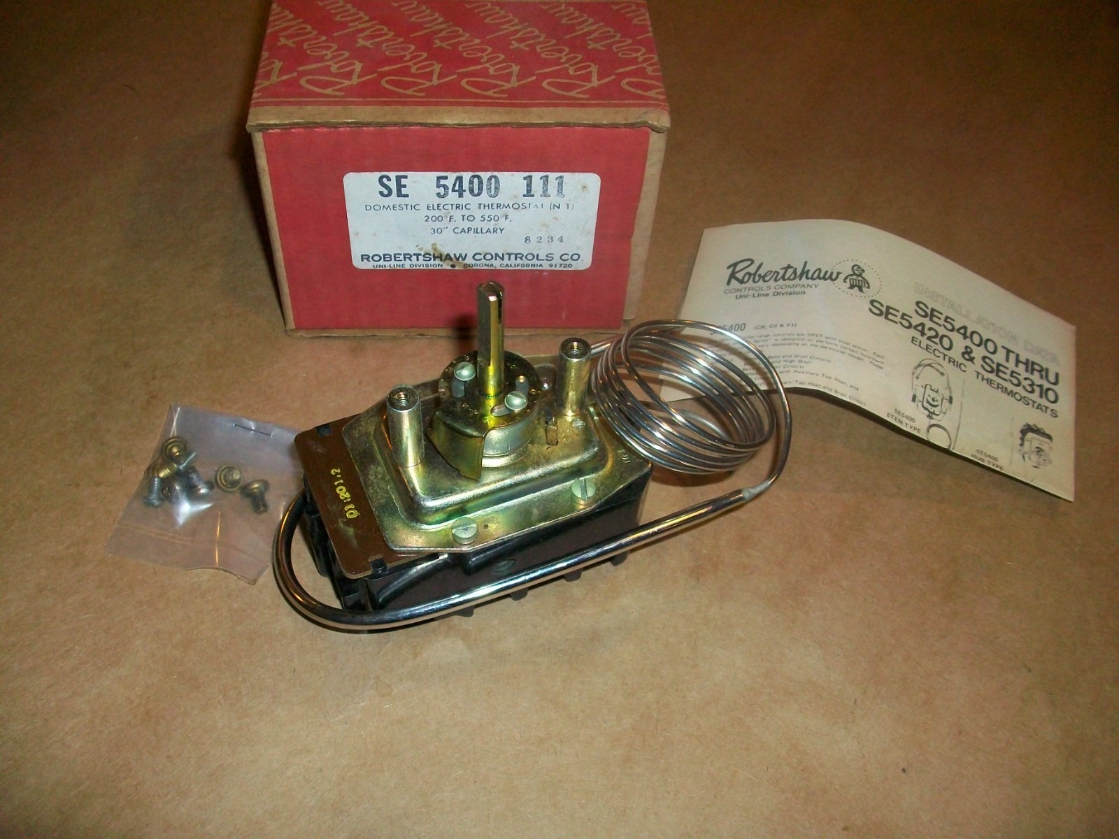 Robertshaw Domestic Electric Thermostat SE 5400 111 200°- 550°F 30" CAP NEW