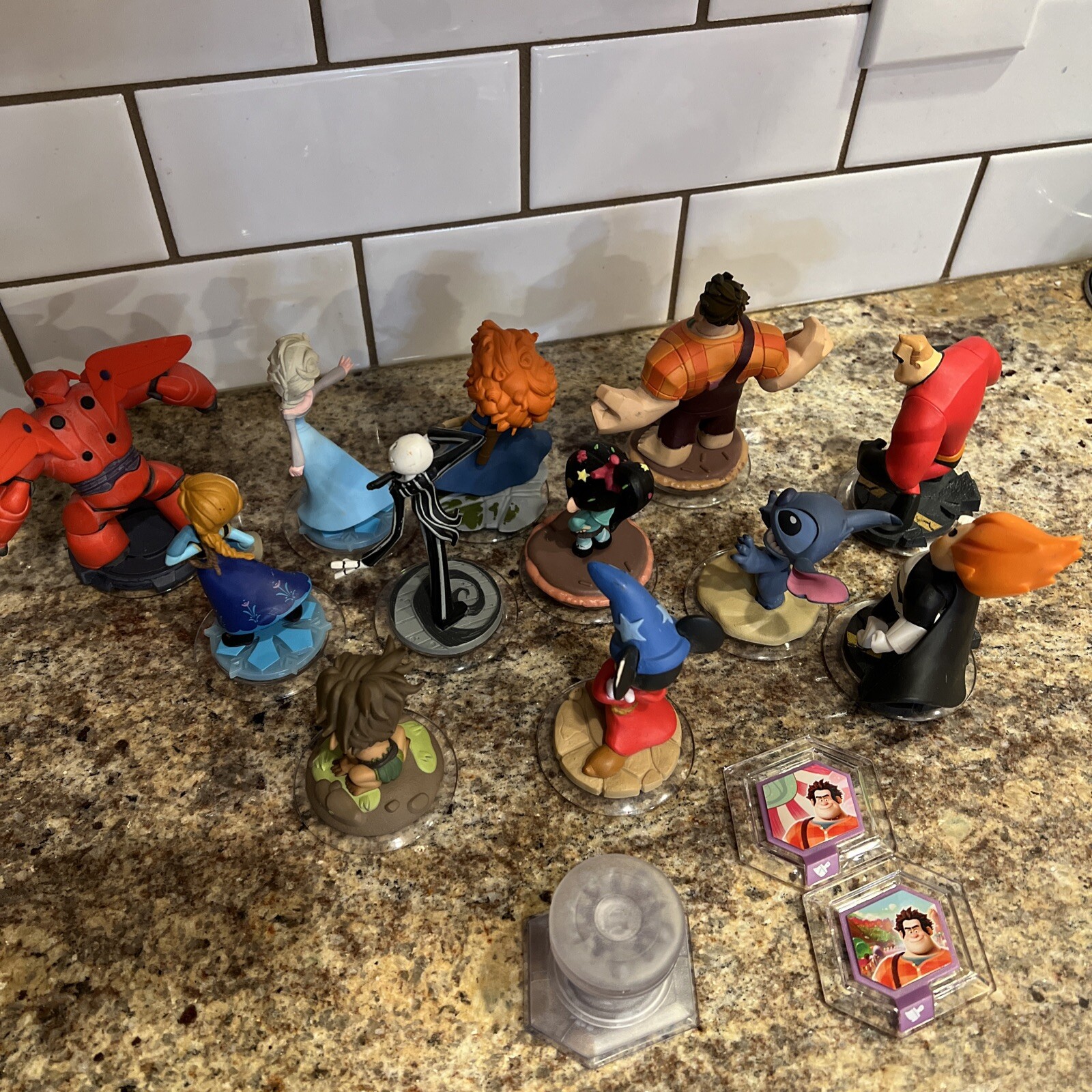 Disney Infinity Lot 15 Pcs: Incredibles, Brave, Frozen, Stitch, Nightmare, More