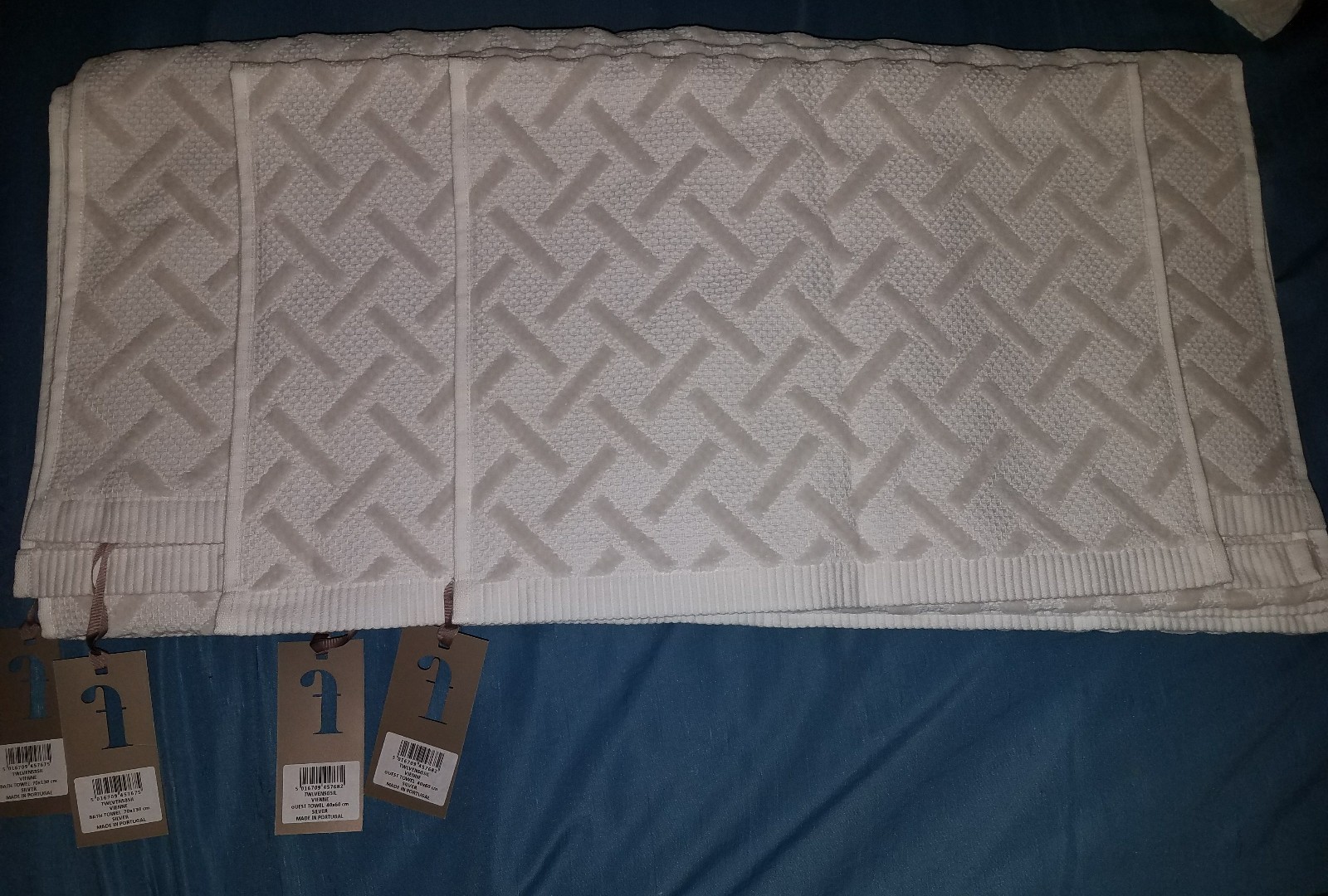 Fable Vienne Textured Bath Towel Set of 4 - Silver (New)