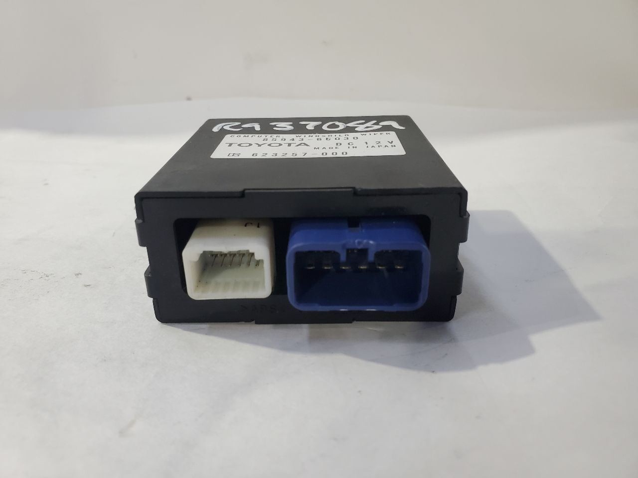 2003 Lexus LX470 OEM Windshield Wiper Computer Module 85943-60030