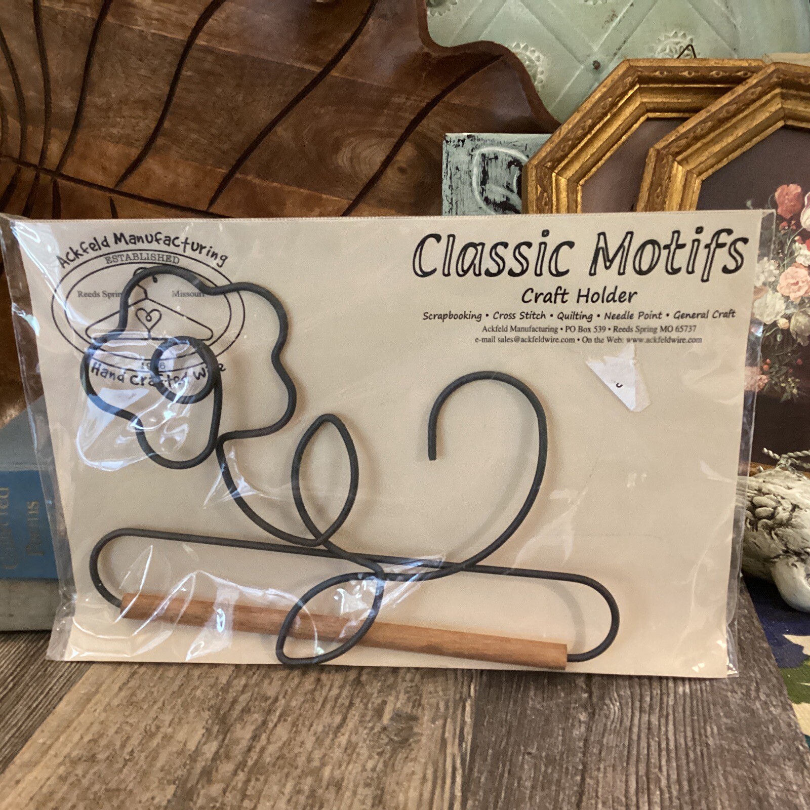 Classic Motifs  Craft Holder Flower 6 1/2” Dowel Ackfeld Manufacturing MO