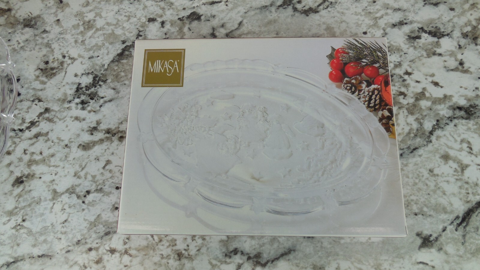 Mikasa Holiday Classics Oval Sweet Dish 9"