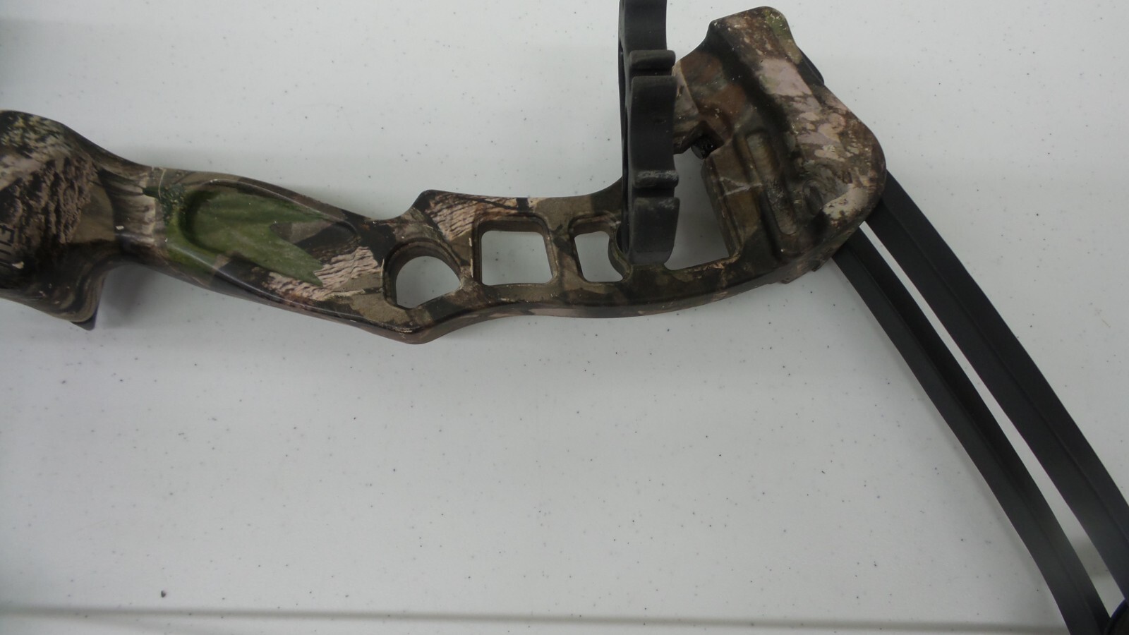 BARNETT VORTEX ELUDE HUNTER COMPOUND BOW (105731-1 R BY74)
