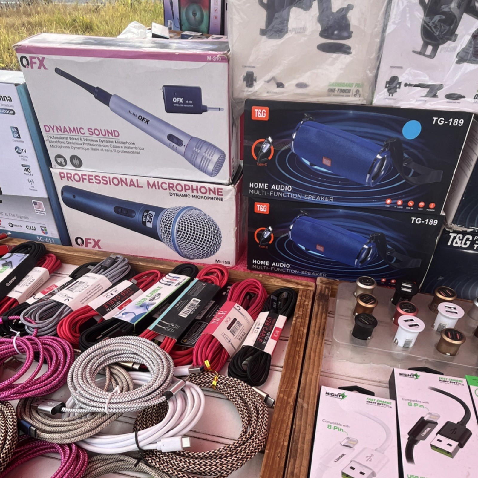 QFX T&G Might+ Soulteck Mixed Lot Microphones Speakers Car Holders Cables