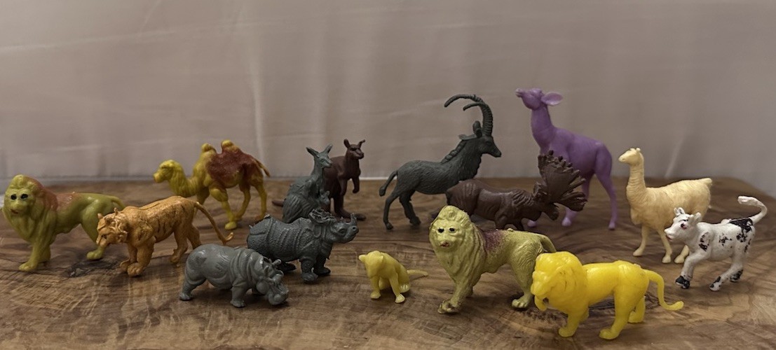 Lot Of 15 Vintage Plastic Animal Figures Lions Tiger Rhino Plus