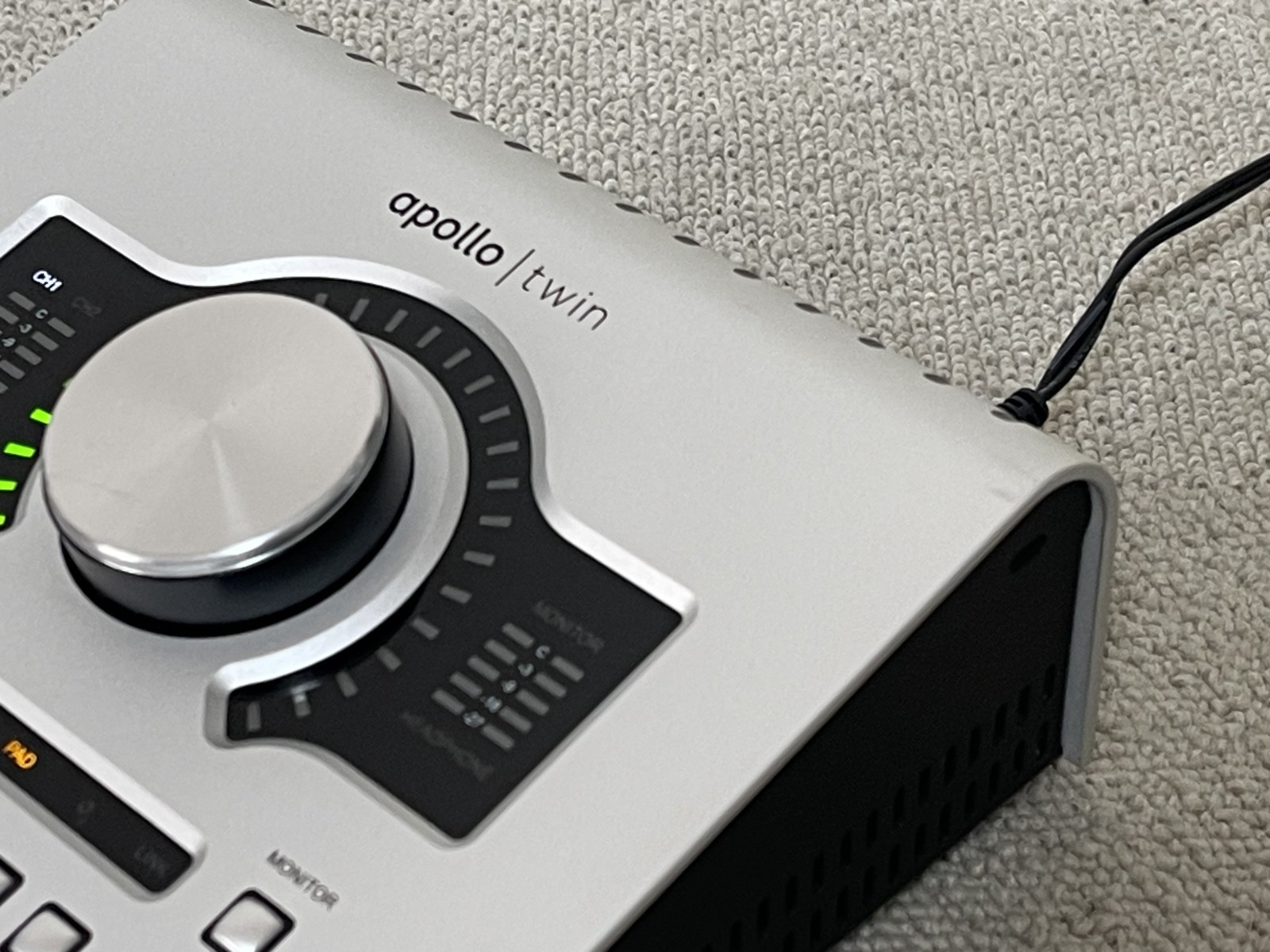 Universal Audio Apollo Twin SOLO UAD 2 Audio Interface with AC Adapter Tested