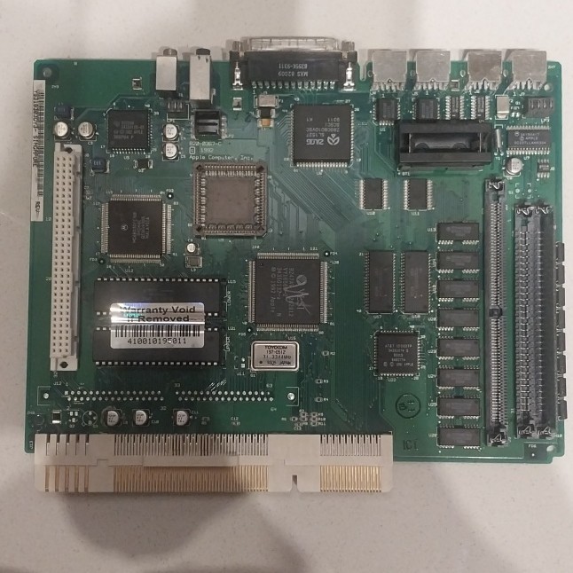 Apple Macintosh Color Classic Logic Board Vintage Computer Model  1993